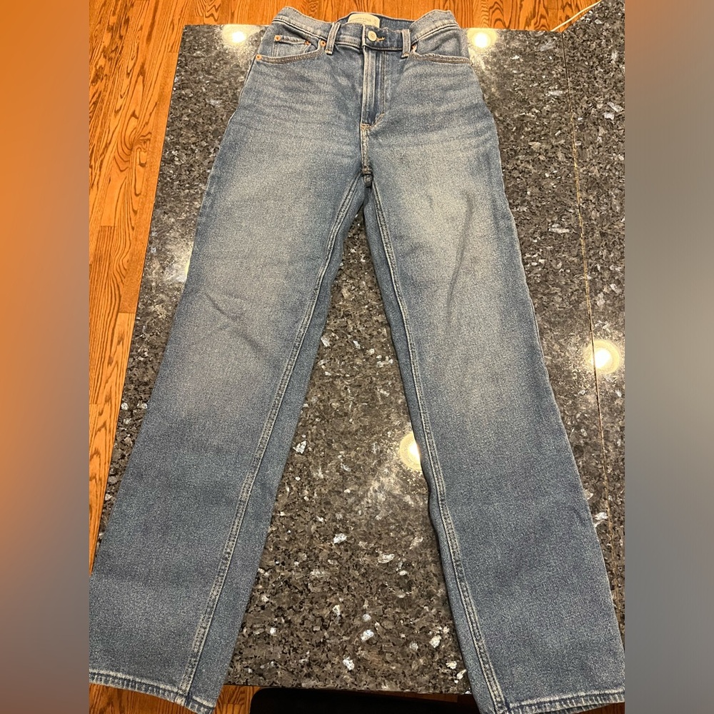 Abercrombie & Fitch 90’s Straight Ultra High Rise Jeans